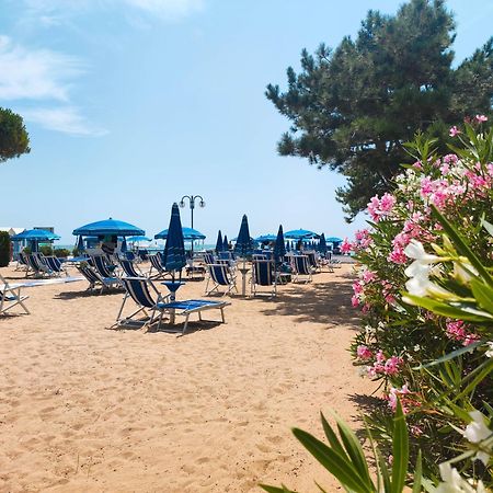 Brioni Fronte Mare Apartment Lido di Jesolo Bagian luar foto