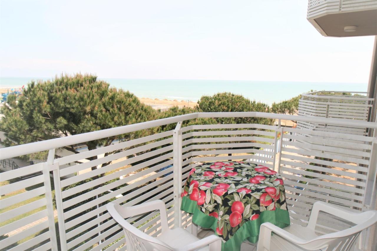 Brioni Fronte Mare Apartment Lido di Jesolo Bagian luar foto