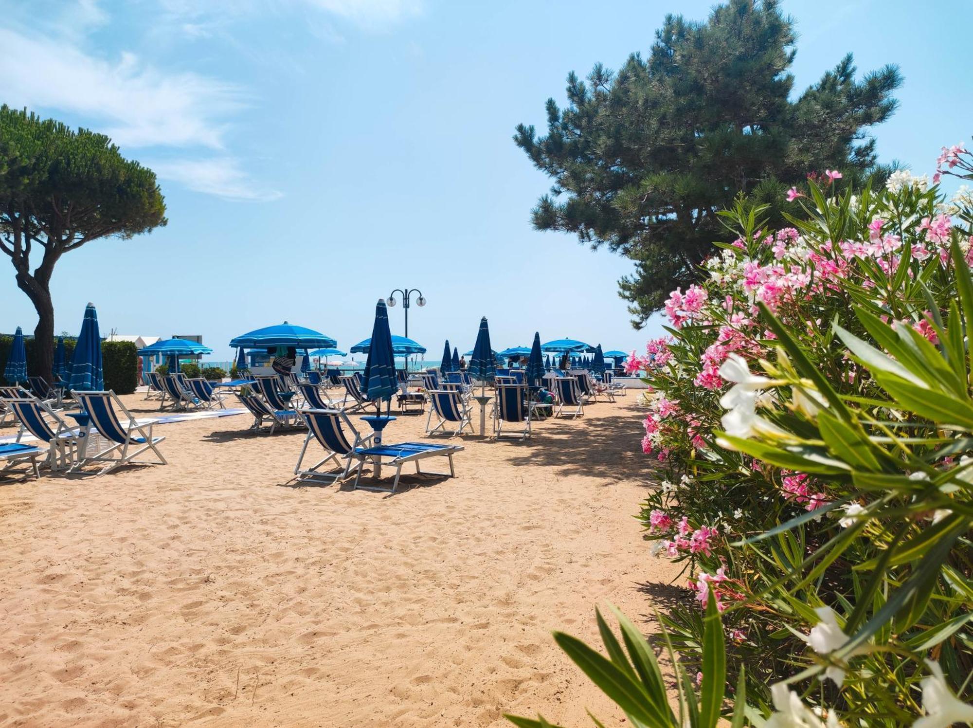 Brioni Fronte Mare Apartment Lido di Jesolo Bagian luar foto
